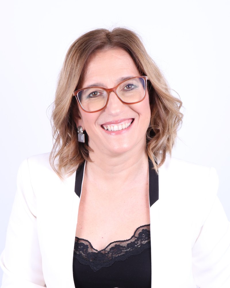 CLÁUDIA MENDES